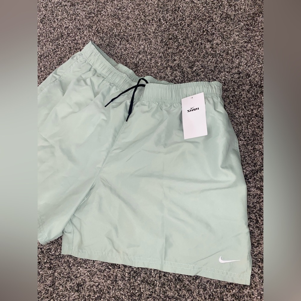 Men’s Nike Swim Essential 5 inch volley shorts